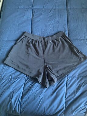 lululemon athletica Black Drapey Softstreme High Rise Black Shorts size Small